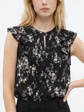 Elle Black Floral Keyhole blouse
